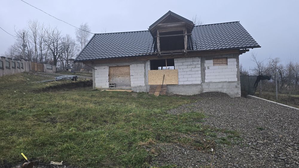 Casă / Cabană în Văsiești Moinești – Zonă foarte liniștită, teren 800