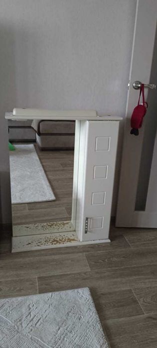 Шкаф навесной для ванной комнаты