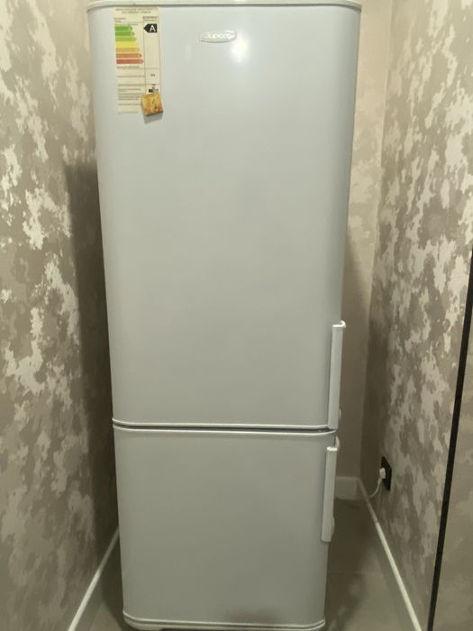 Продам холодильник в отличном состаяние.9