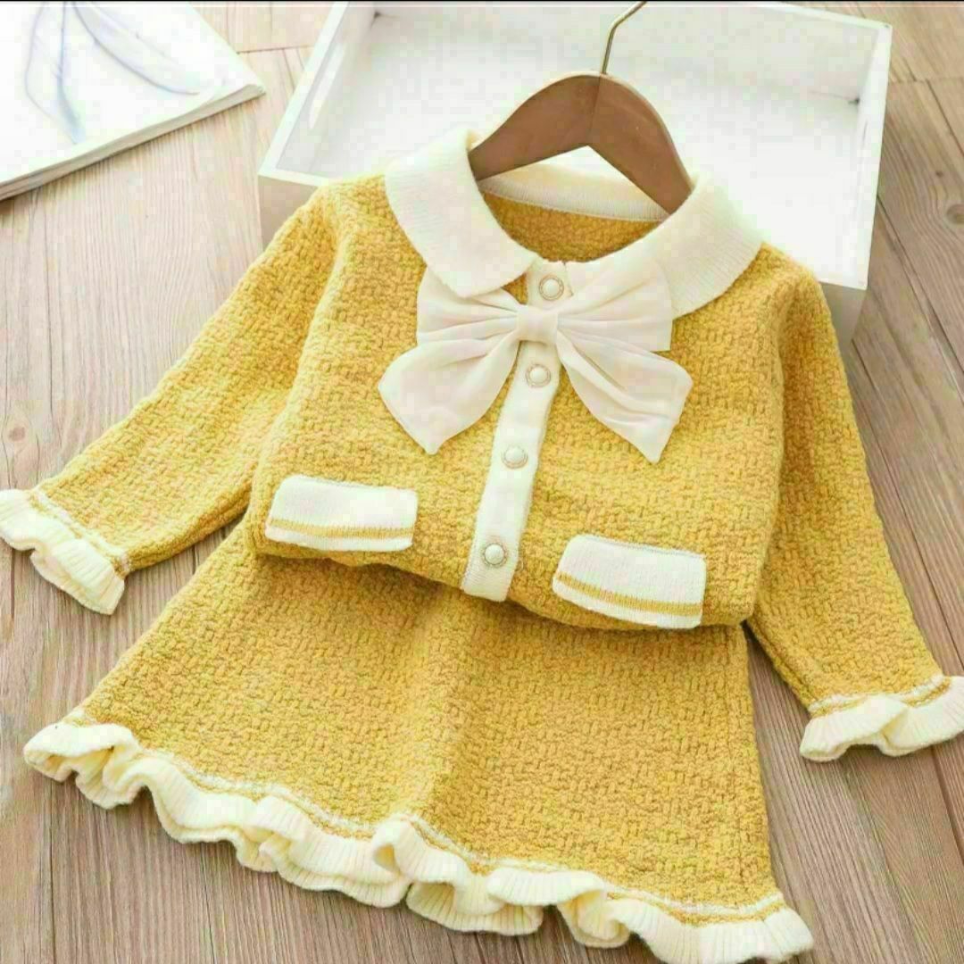 Compleu modern tricotat pentru fetite