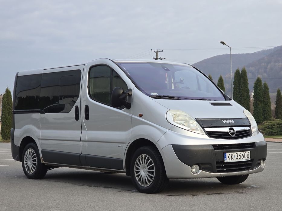 Opel Vivaro 2.0 CDTi  8+1 locuri Renault Trafic