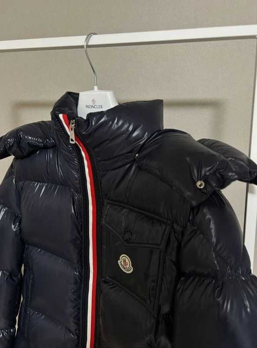 geaca Moncler Montbeliard