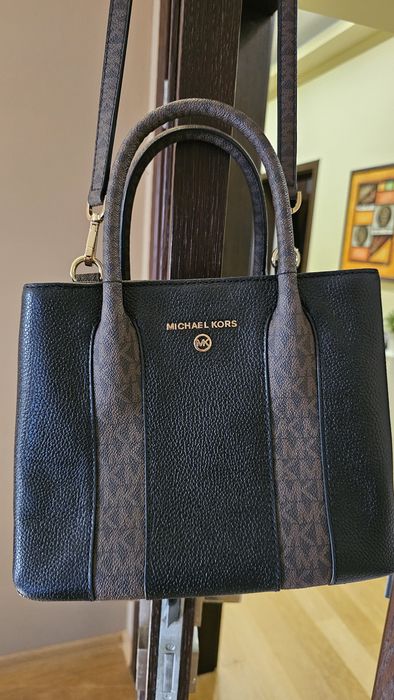 Естествена кожа. Чанта на Michael Kors. Без забележки