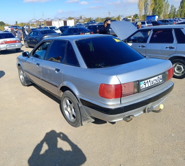 Продам машину Ауди Б4 80