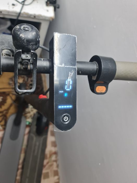 Vând trotinete xiaomi m 365 esențial și bongo cecotec