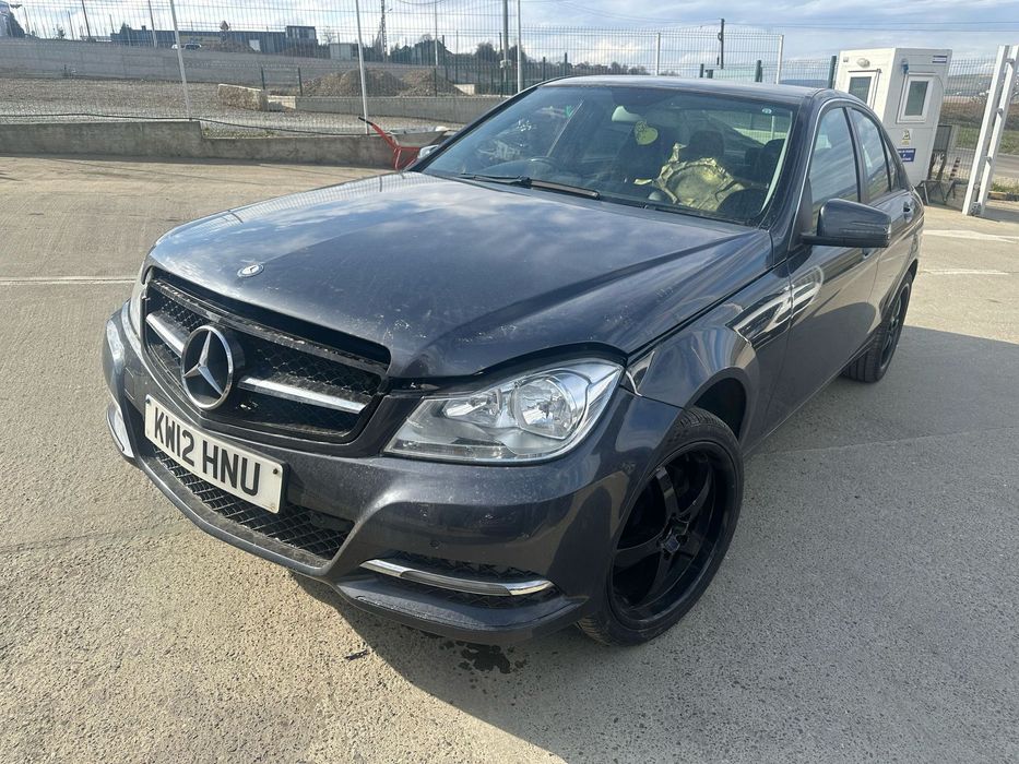 Dezmembrez / Dezmembrari / Piese / Accesorii Mercedes w204 facelift berlina 2012 gri