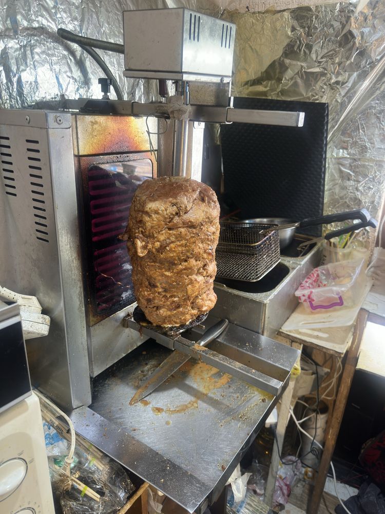 Продам морозильник оборудование донер