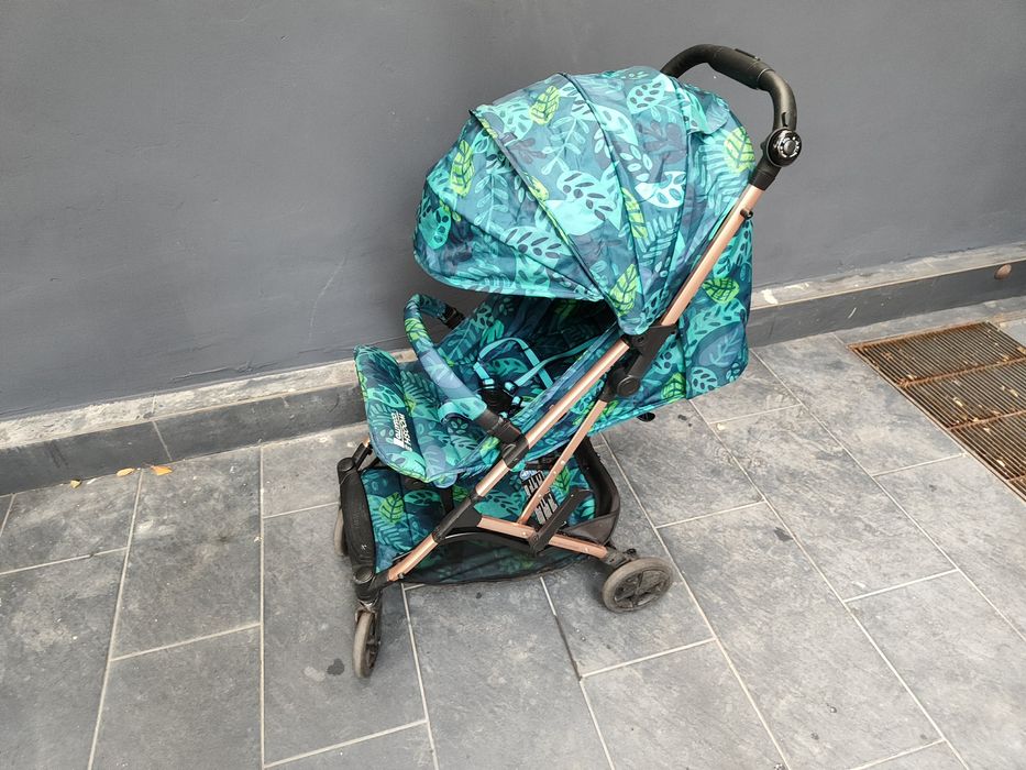 Сгъваема бебешка количка + двулицево чувалче за крака Cosatto Woosh 3