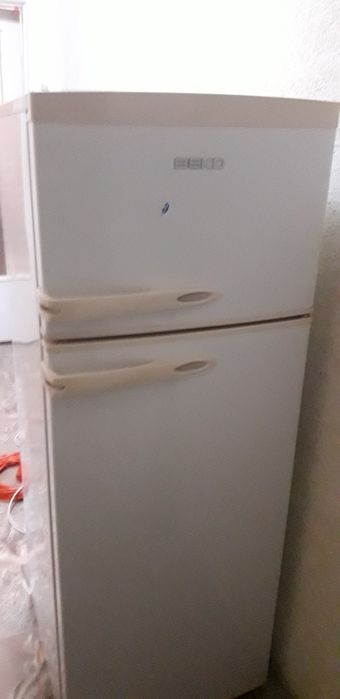 Хладилник с фризер BEKO