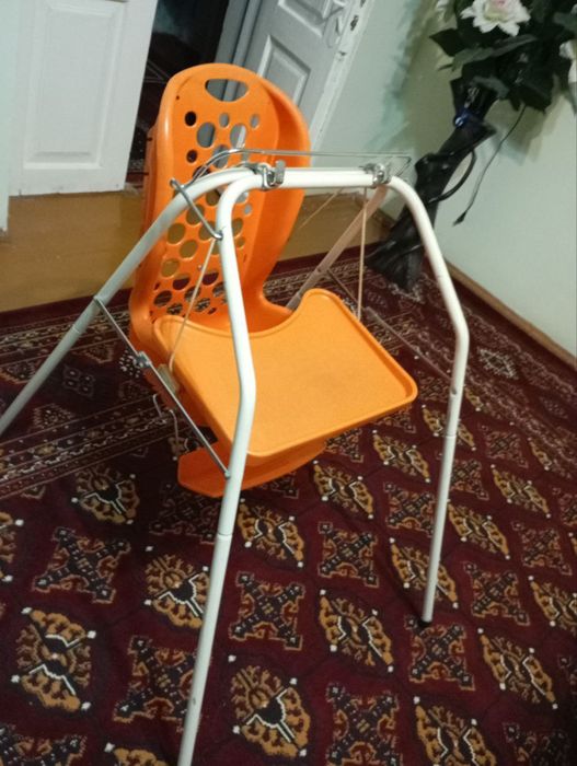 Детские качели столик