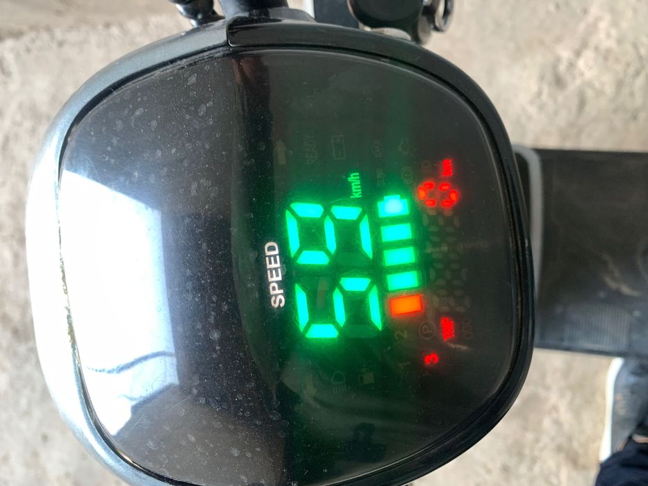 Elektron skuter sotiladi