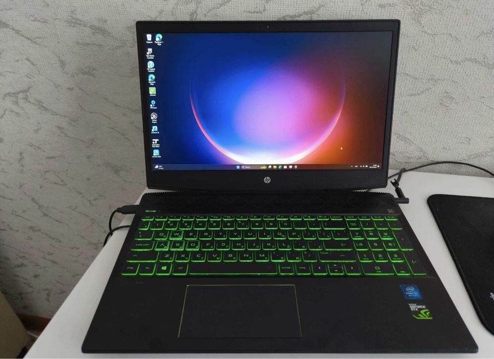 Игровой Hp pavilion gaming i5-8300H , Gtx 1050 ,