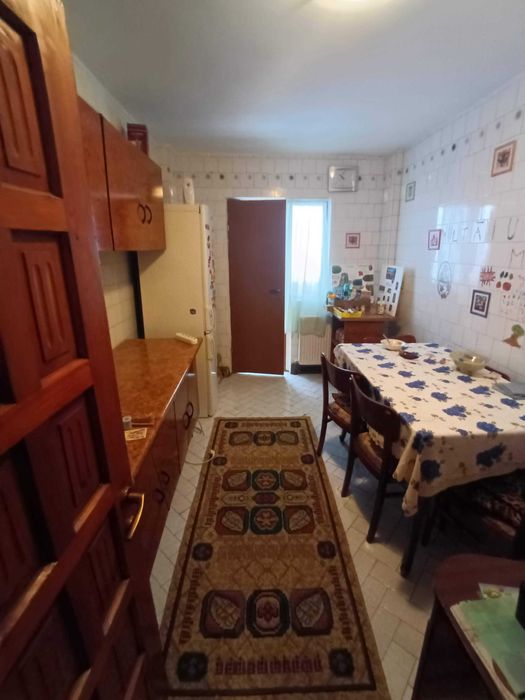 Apartament cu 2 camere decomandat pe Valea Prahovei