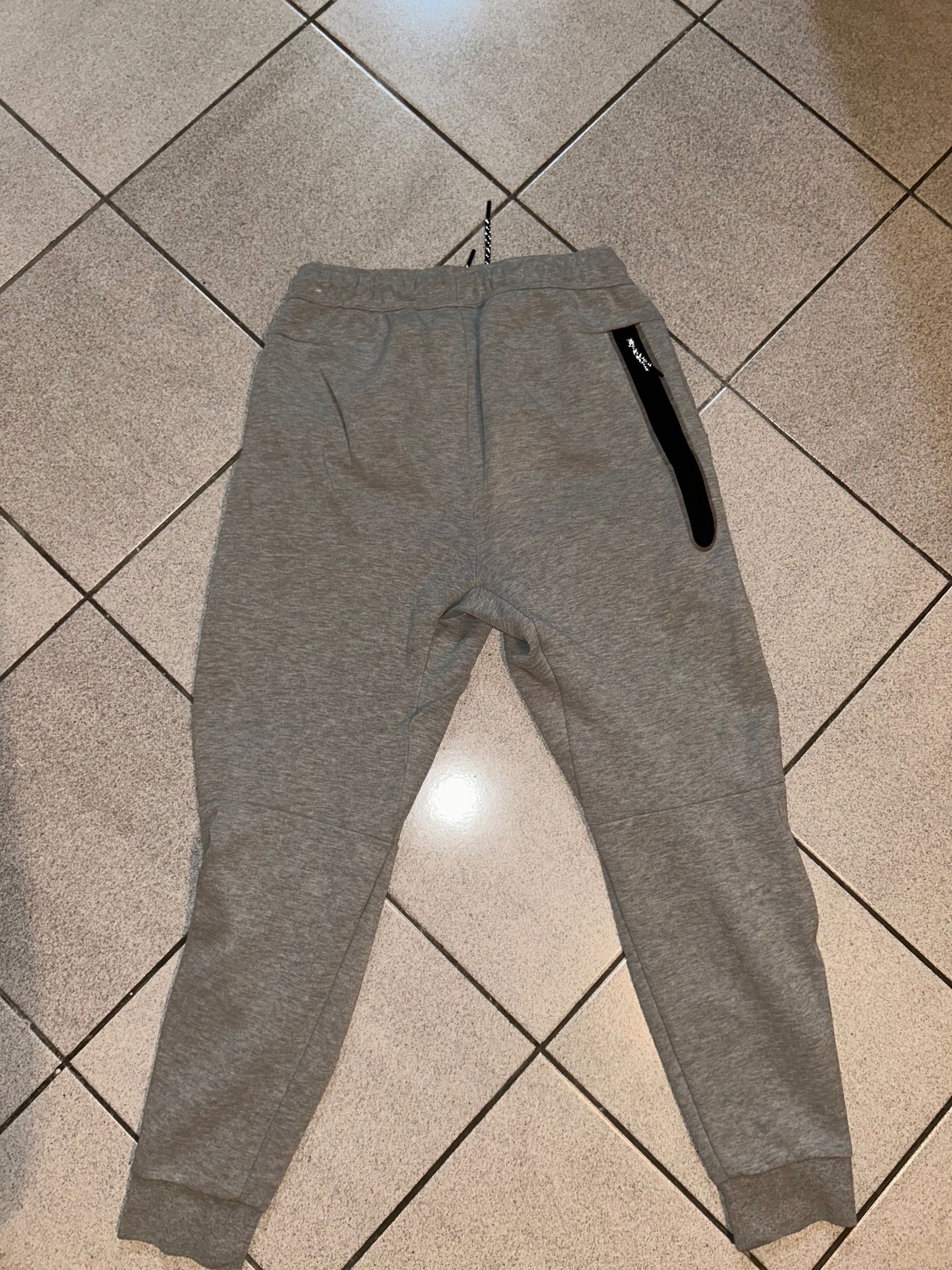 ОРИГИНАЛНИ Nike tech fleece gray