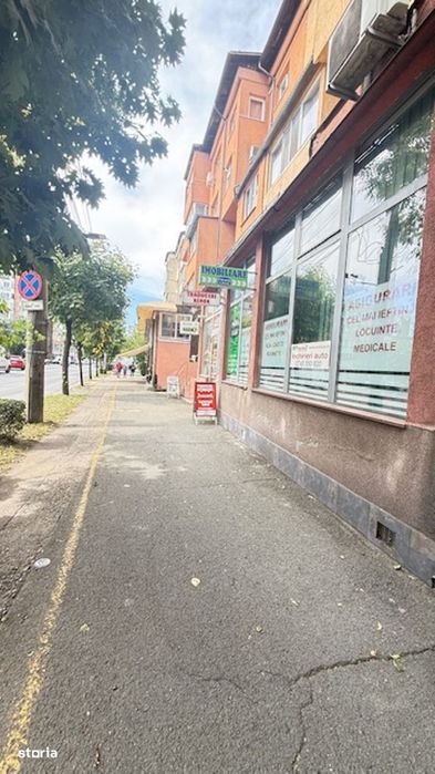 BD. TRAIAN (ZONA MARINEX) spatiu stradal 77mp, pt birouri!