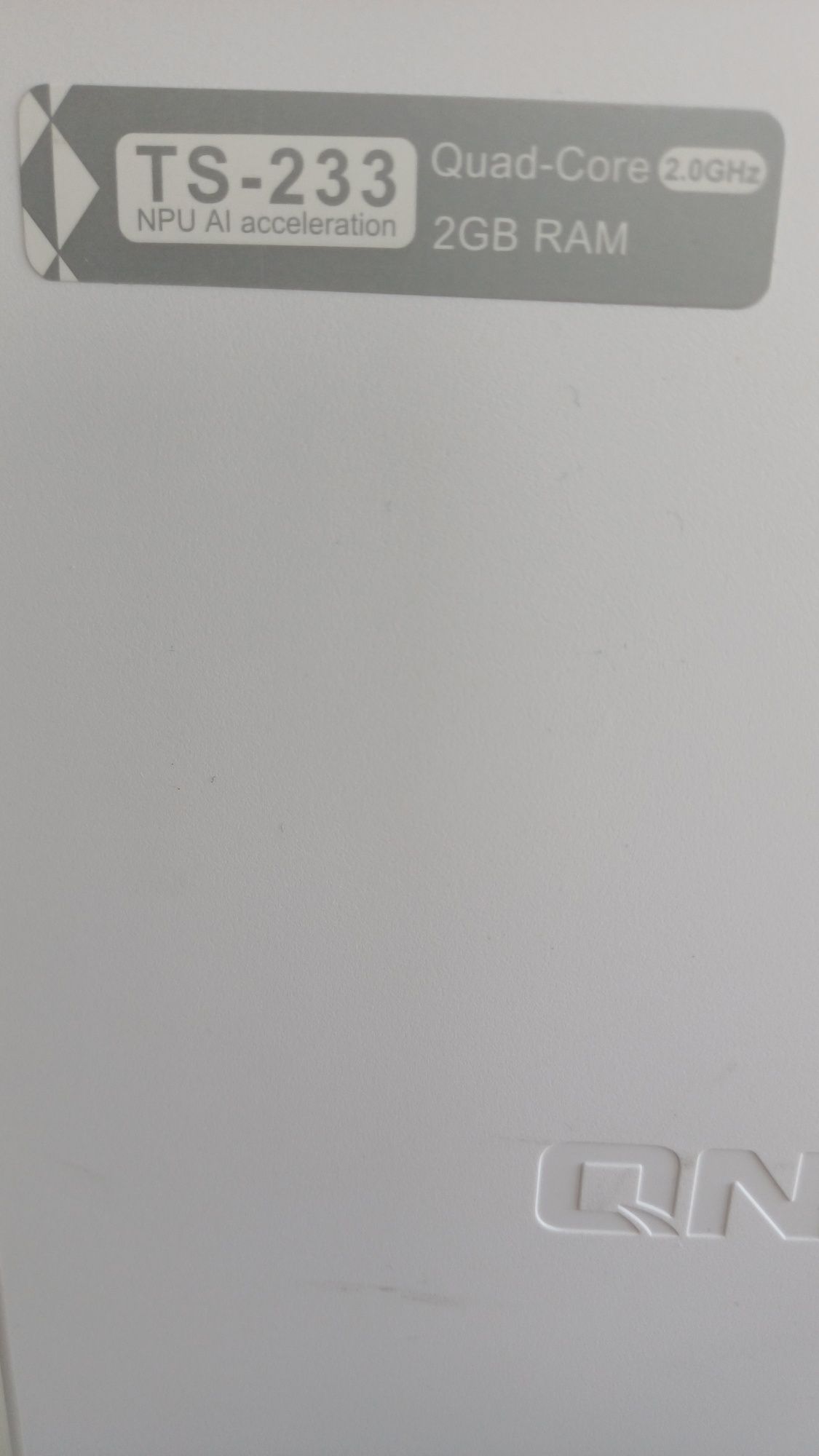 Vând NAS Qnap TS-233