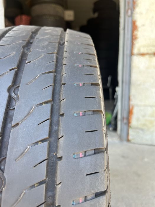 2 бр. гуми за бус 195/70/15C Semperit DOT 4718 6+ mm