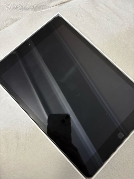 Таблет İpad (8th generation)