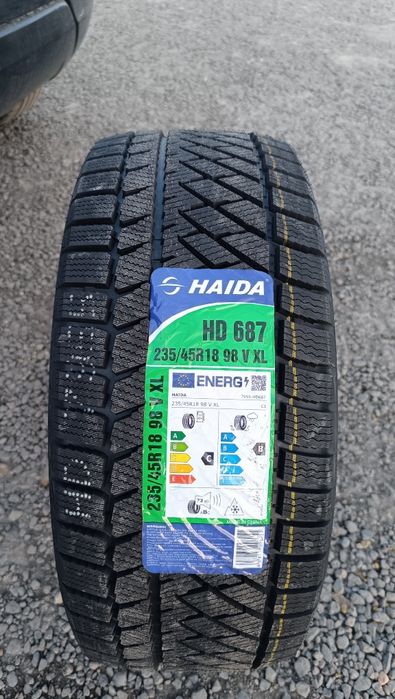 235/45R18  HAIDA