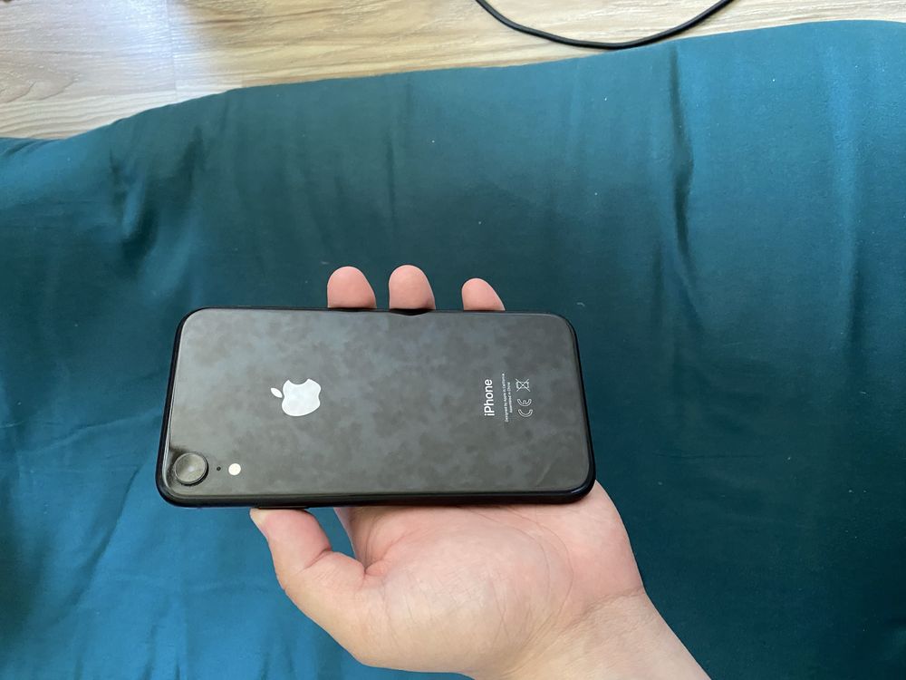 Продам Iphone xr
