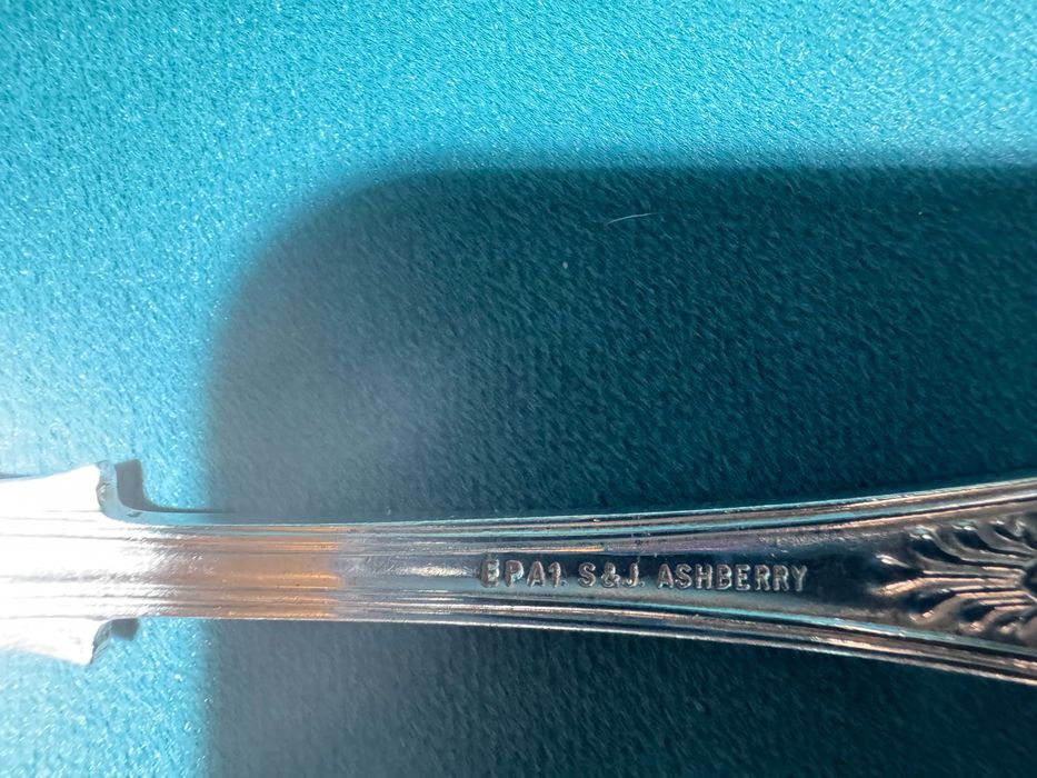 Kомплект посребрени вилици – 6 бр. + подарък 6 ножа (непосребрени)