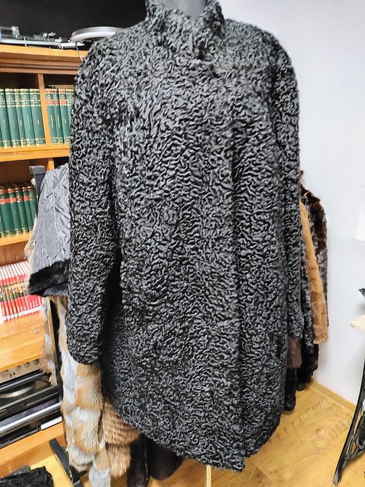 Haina din blana naturala