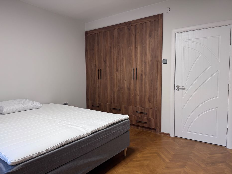 Дава се под наем Тристаен апартамент в Пловдив, Център - 90 кв.м за 680 € - Снимка #6