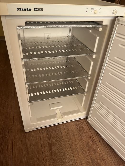Vand lada frigorifica miele ( congelator ) stare perfecta!