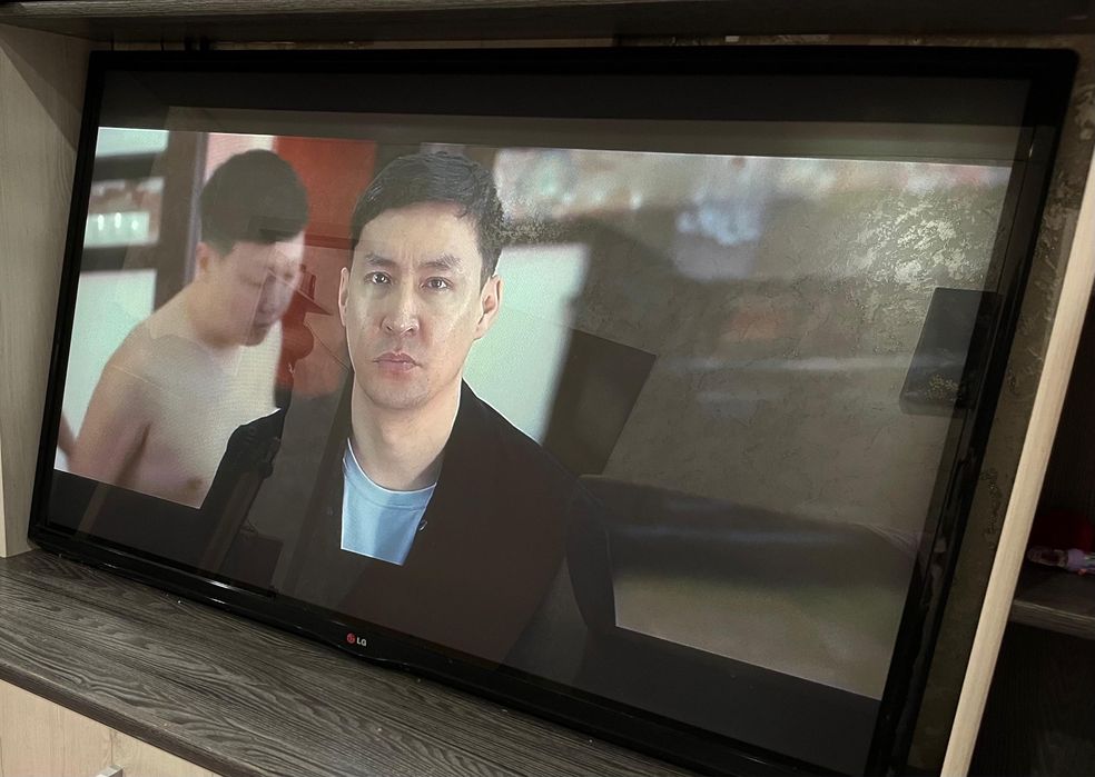 Продам телевизор диагональ129 см