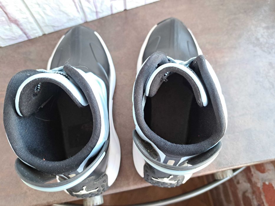 детски ботуши,зимни обувки,боти,апрески,NikeJordan номер35 за момче