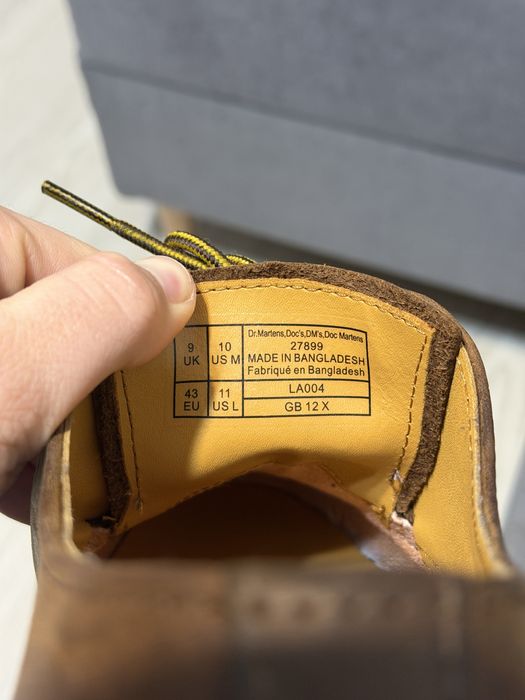 Dr Martens noi in cutie