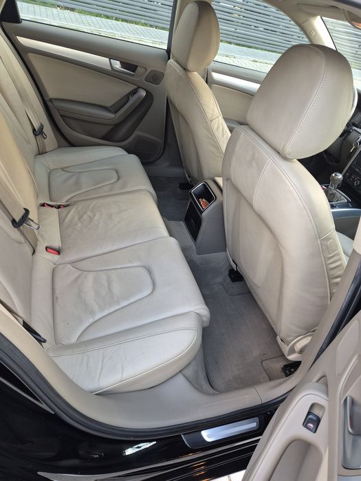 Vând Audi A4 Avant