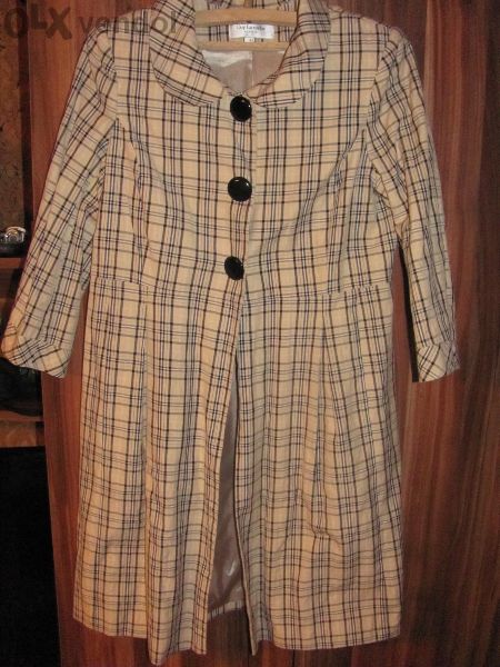 Страхотно манто на Guy Laroche