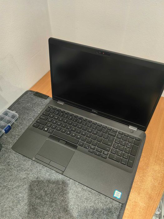 Лаптопи Dell Latitude 5500 i5-8350U 16GB RAM 256 SSD Windows 10/11