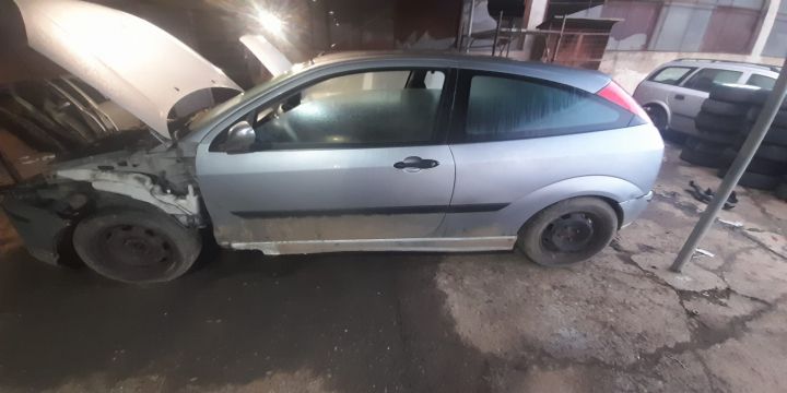 Trager Ford Focus prima generatie