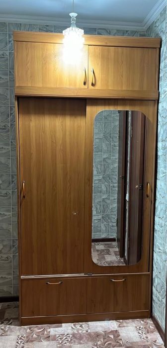Шифоньер с зеркалом