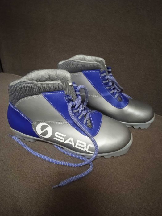 Продам новые лыжные ботинки, размер 36-37