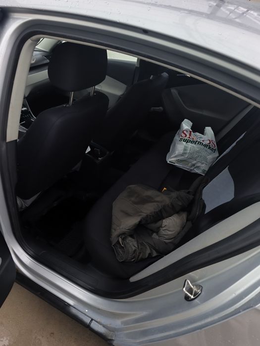 Vând vw passat b6 1.6 benzina