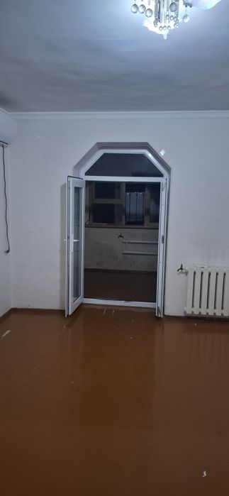 Продаю квартиру Яшнабадский р-он Авиасозлар-3 кирпич 3-ком 4-этаж 4-эт