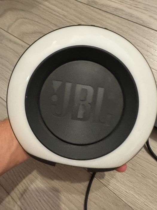 Boxa radio jbl defecta