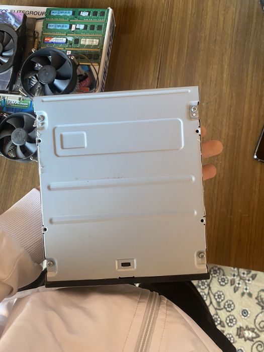 4xRam3xKuler2xVdkarta1xDiskovod