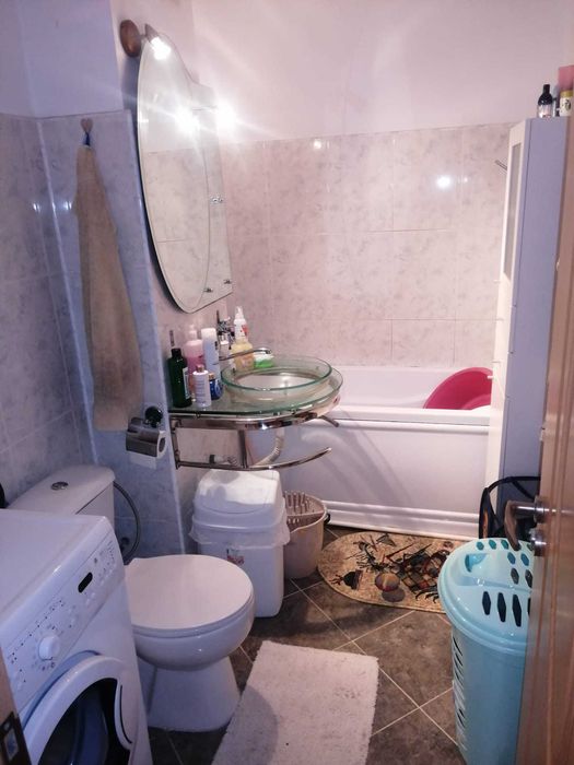 Inchiriere apartament 3 camere 2 bai decomandat