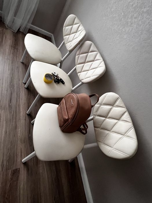 Продам кухонные стулья космос