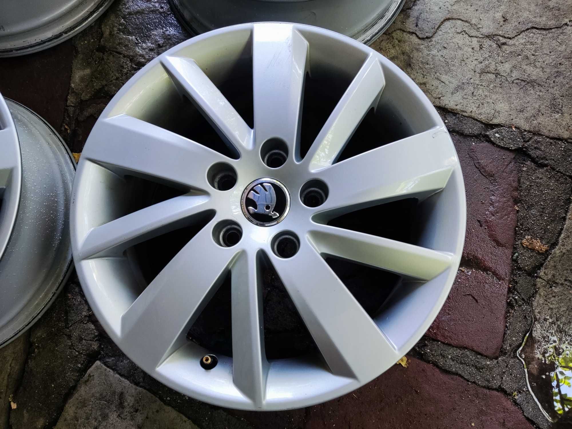 Skoda 5х112 - 16 цола оригинални лети джанти ET46 Шкода 5x112