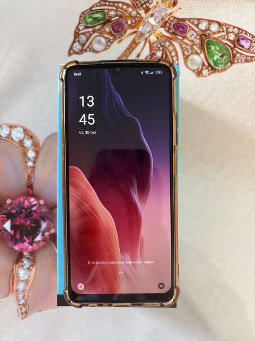 телефон модели OPPO A17