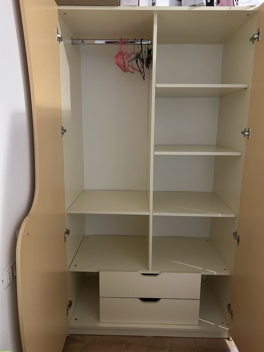 Mobila copii ,are 4 pieste fara defecte de fabricare ,