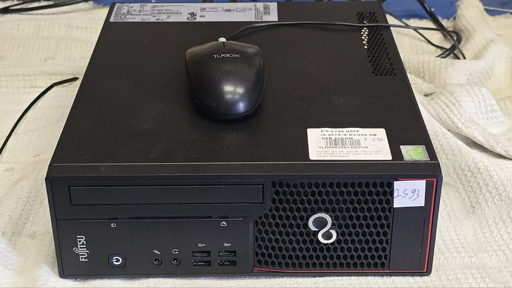 FUJITSU Desktop ESPRIMO C720 .+ монитор