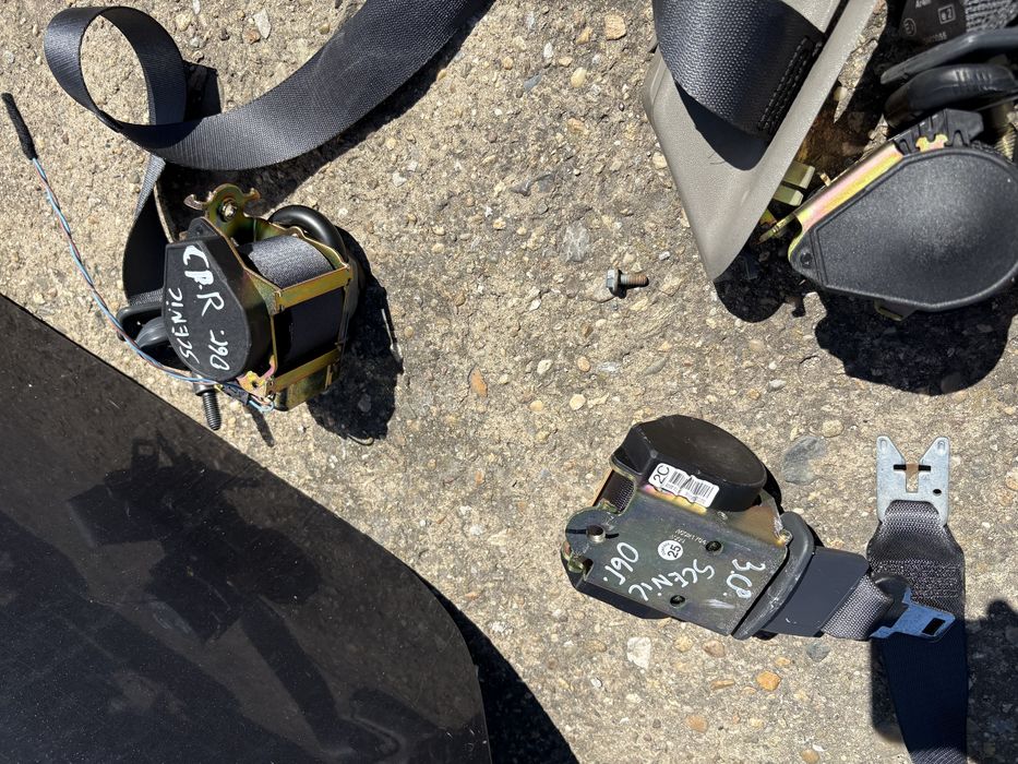 Renault Scenic 2005 година Предпазни Колани