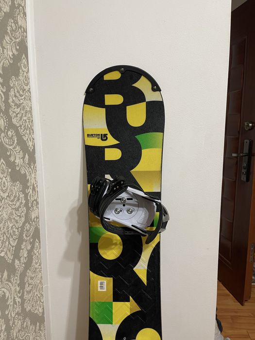 Placa snowboard 147 cm burton cu legaturi
