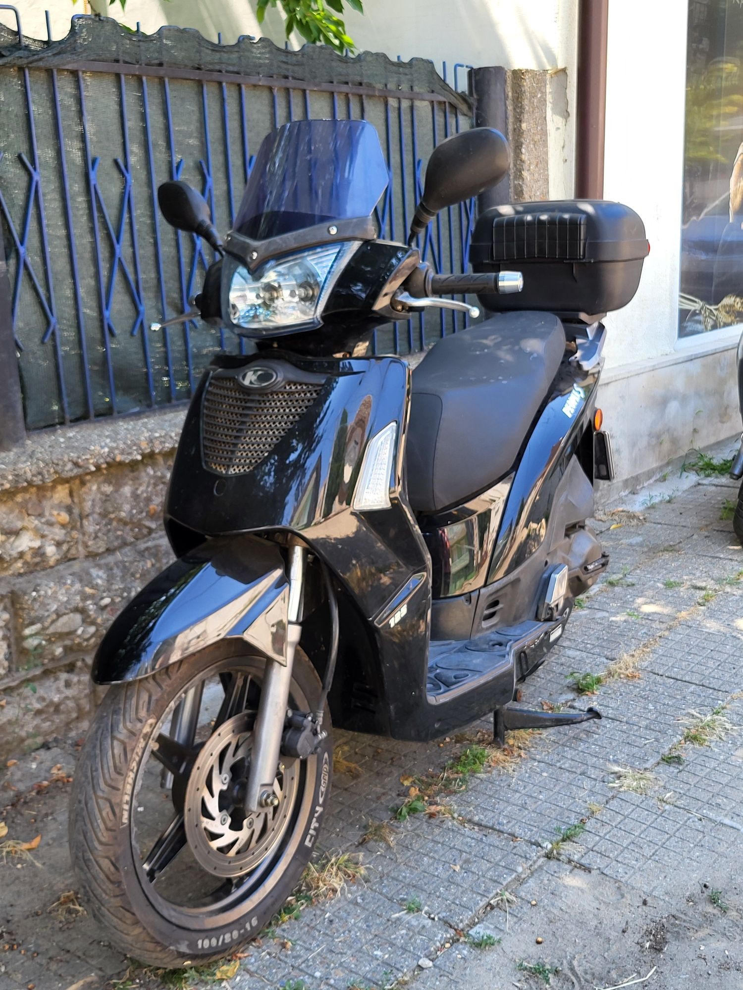 Продавам скутери 250cc и 125cc